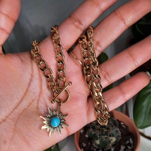 Customer photo review of Halskette mit Sonnenanhänger aus Türkis