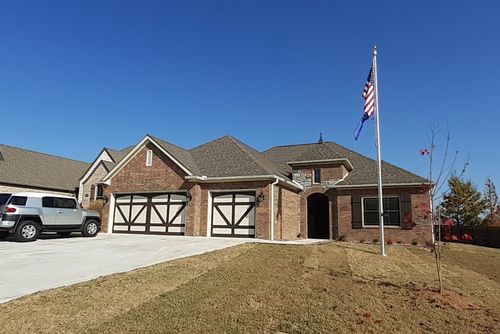 Customer photo review of 25 ft. Commercial Flagpole with Internal Cable Halyard, Rated At 104 mph