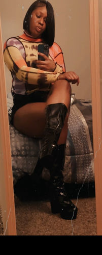 Customer photo review of Solid Color Whimsical Zipper Block Platform Boots