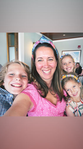 Customer photo review of SUNSET RAINBOW RAFFIA KNOTTED HEADBAND
