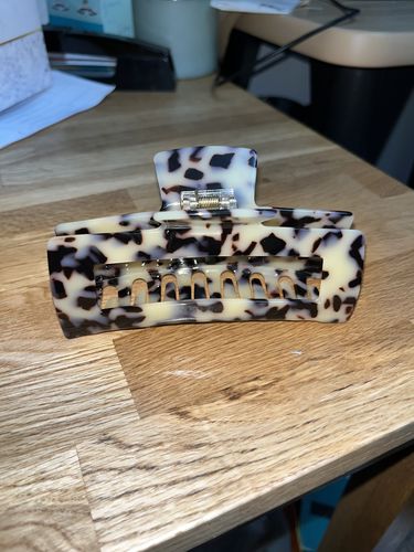 Customer photo review of XL Dreamy Claw Clip