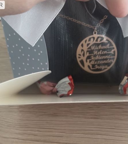 Customer photo review of LOANYA Lebensbaum Kette mit personalisierten Namen