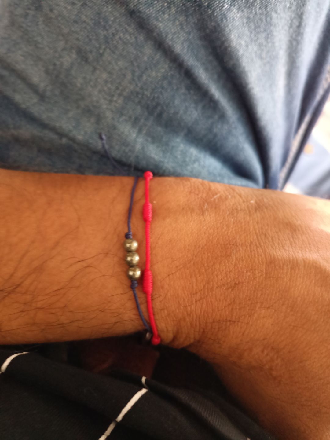 Customer photo review of Hilos de protección rojos 7 nudos