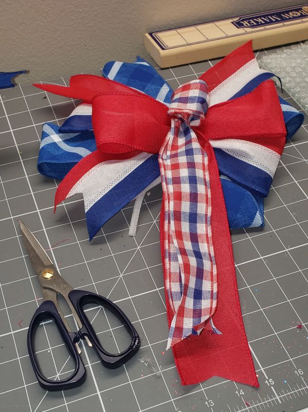 Customer photo review of 7.25"L Scissors Blue Handle MT1043
