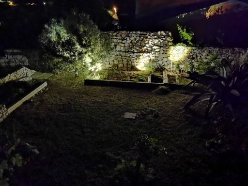 Customer photo review of TSUN Separate LED Solar Spot Lights Warm White