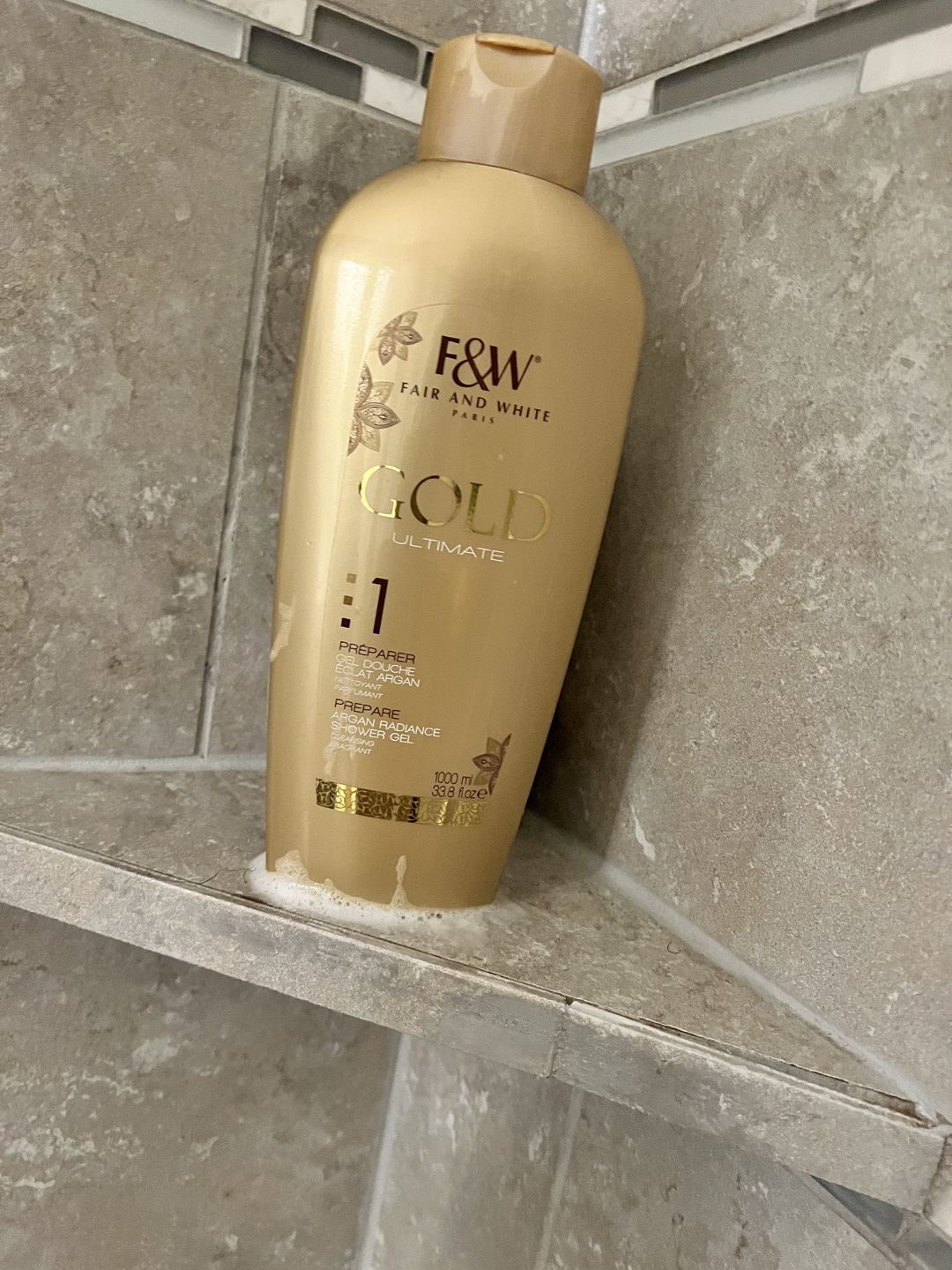 Customer photo review of Fair and White 1: Gold Argan Shower Gel 1000ml / 33.81 fl Oz