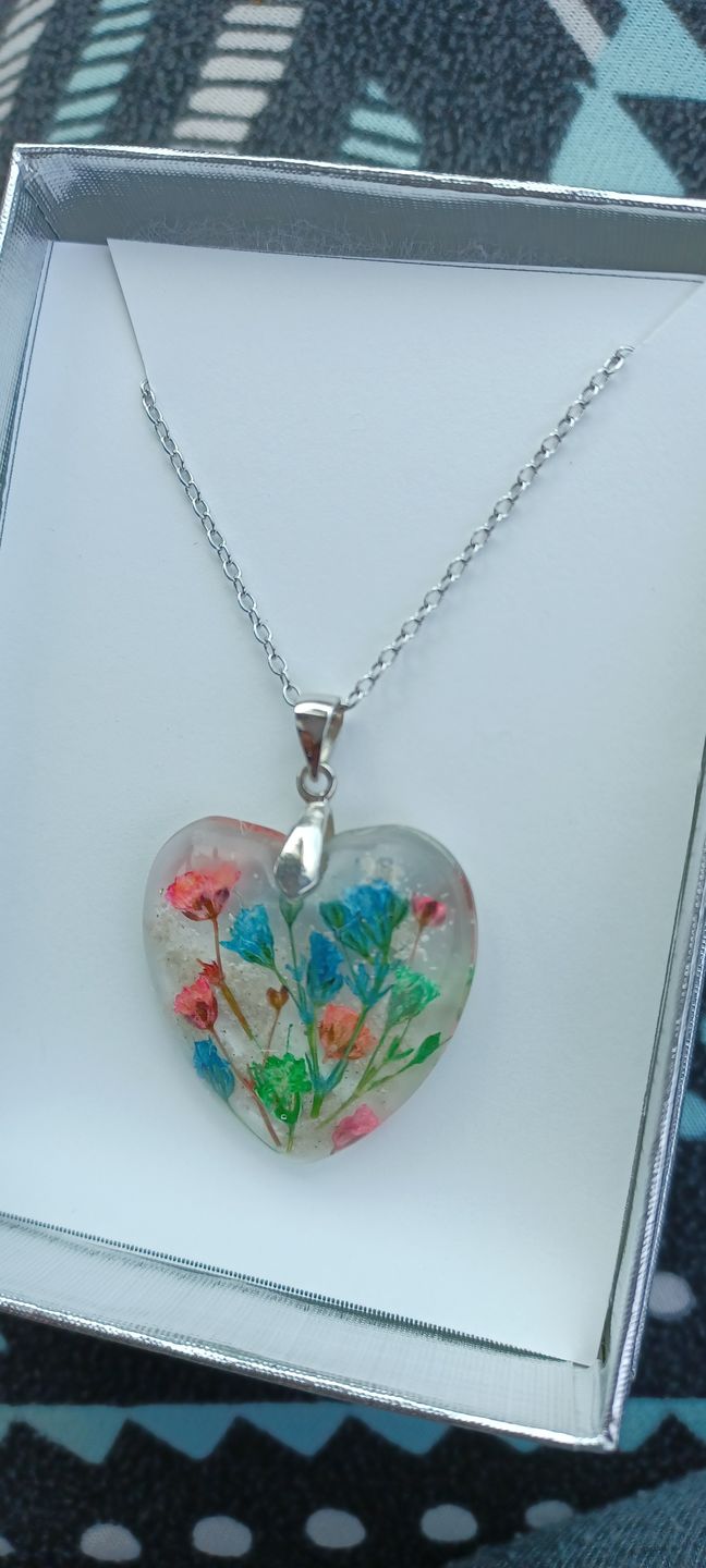 Customer photo review of Flower Heart Necklace with Real Flower and Cremains