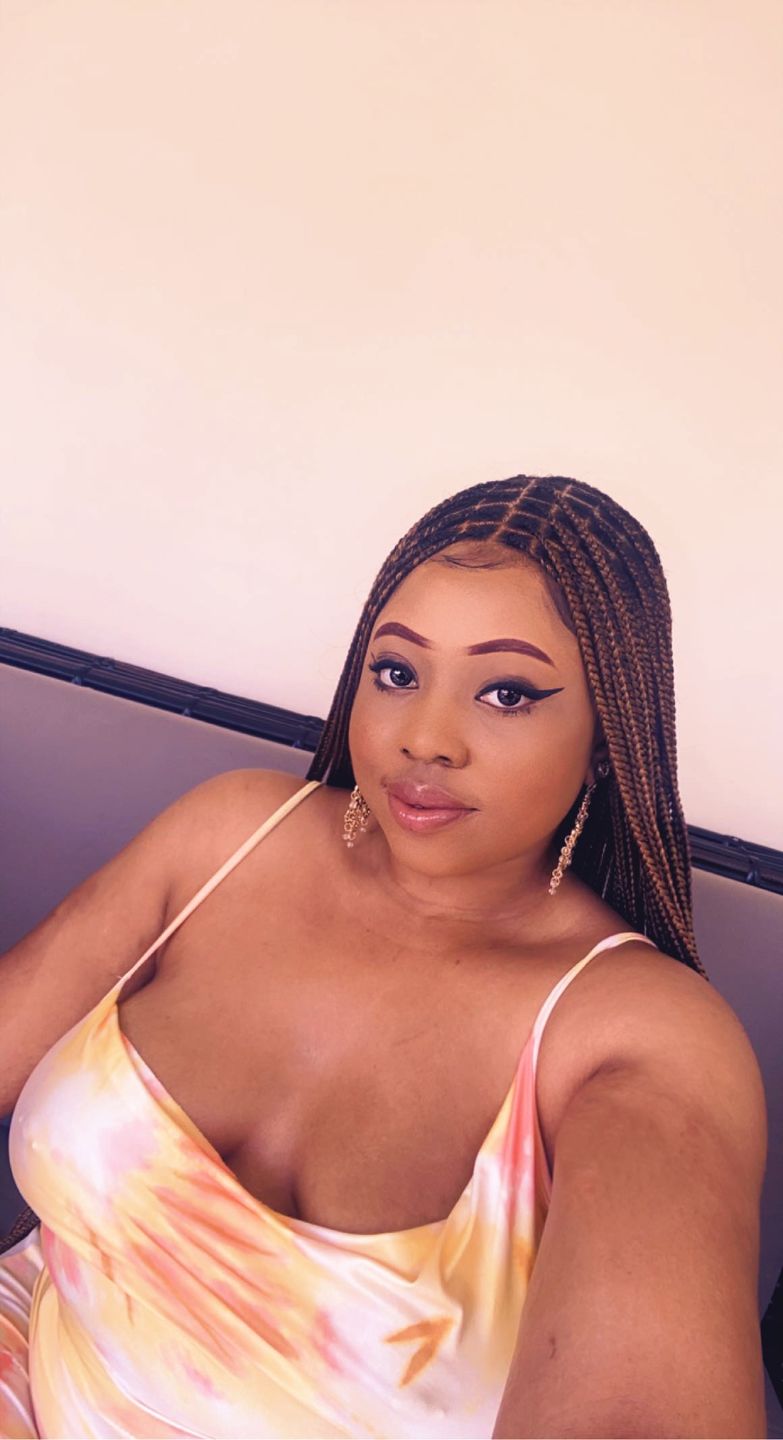 Customer photo review of Beyoncé Honey Blonde Knotless Braids