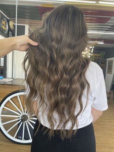 Customer photo review of Full Shine Sew In Weft Bundles Human Hair Extensions Balayage Highlights (#2/2/6)