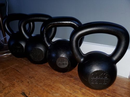 Customer photo review of 16kg / 35lbs E-coated Cast Iron Kettlebell