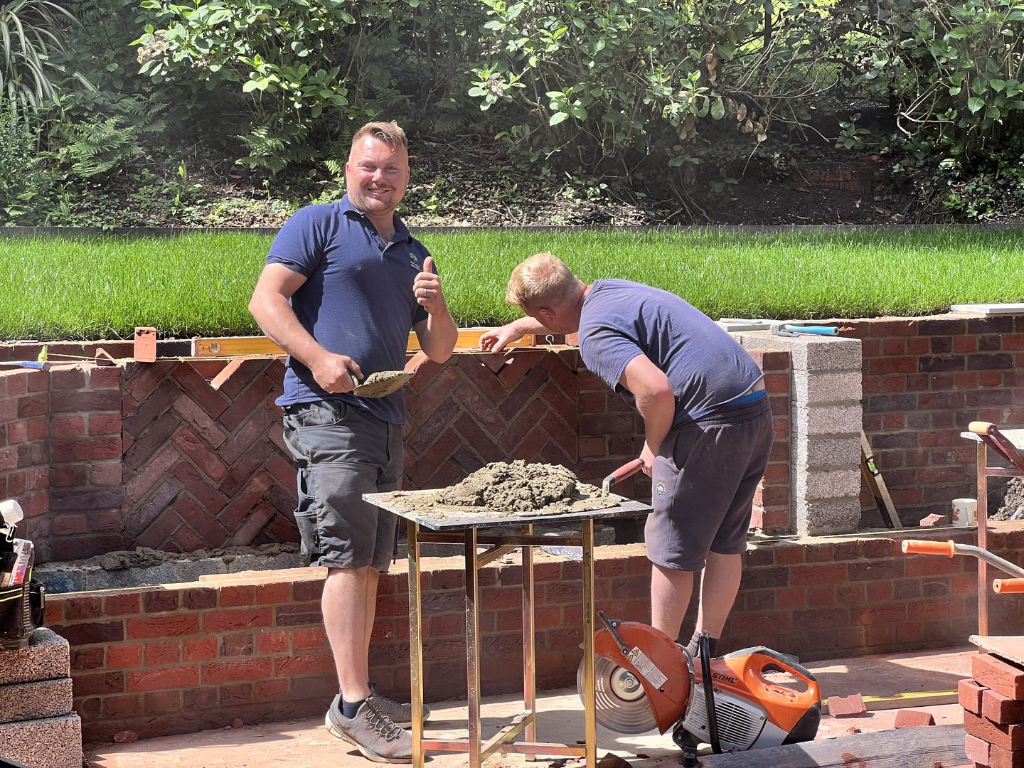 Customer photo review of Zinc Plated Mortar / Spot Board Stand - without feet