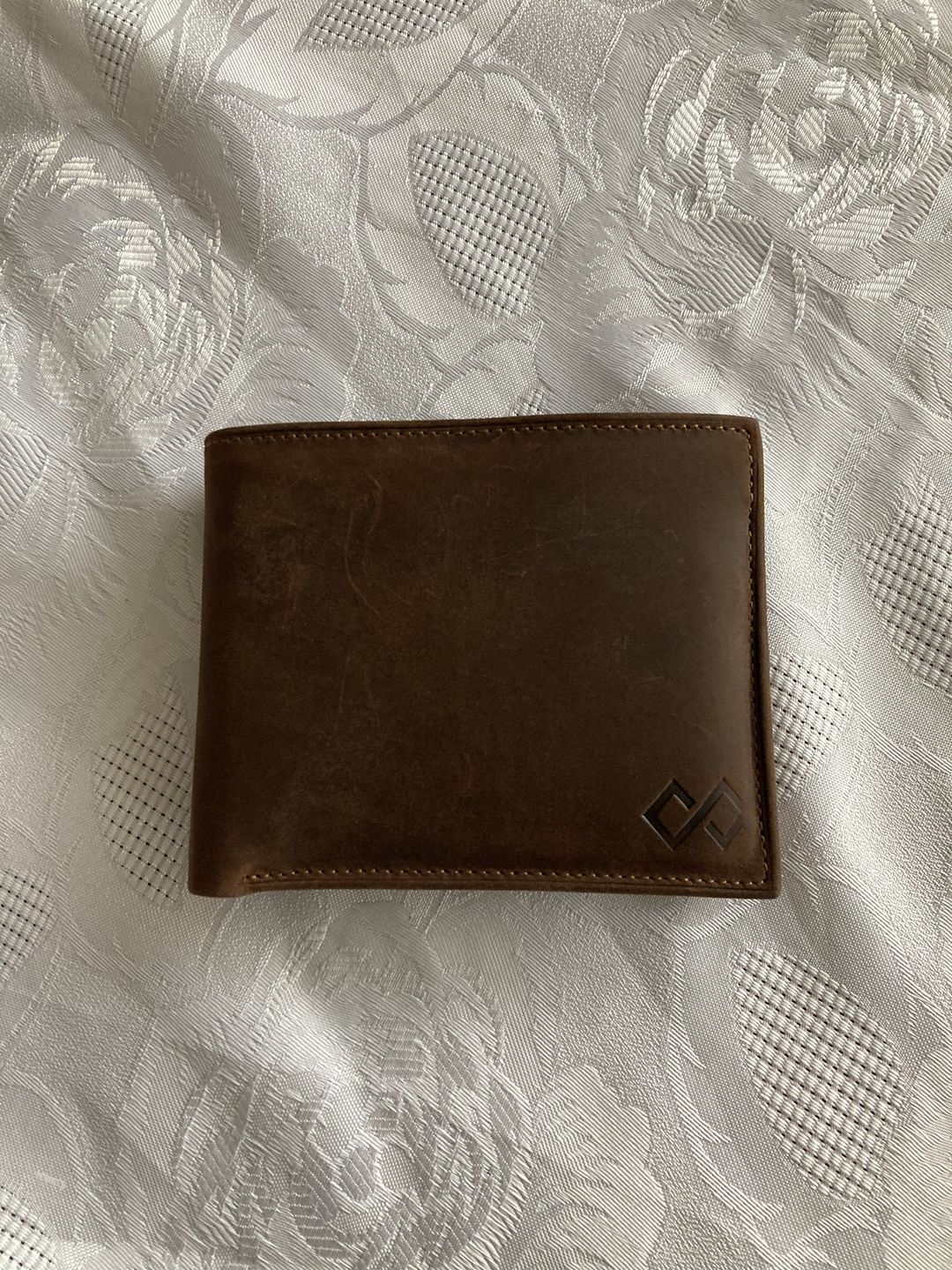 Customer photo review of Billetera Clásica Café