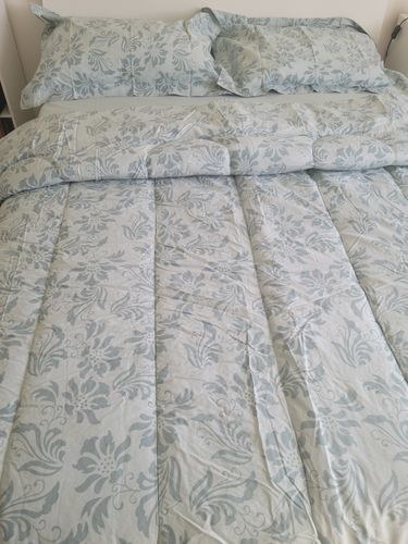 Customer photo review of Floral Dusty Blue 5-Piece Comforter Set (Queen / King Size)