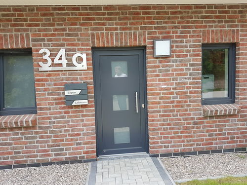 Customer photo review of AlbersDesign Briefkasten B1 anthrazit (RAL7016) personalisiert mit Edelstahl-Schildern