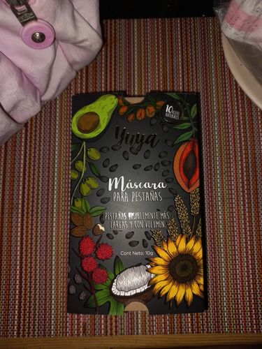 Customer photo review of Máscara de pestañas "10 aceites naturales"