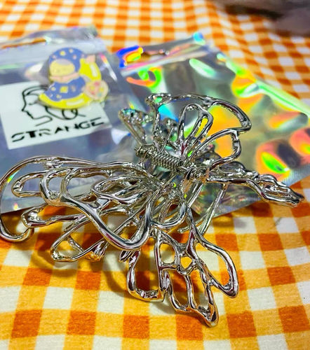 Customer photo review of Grunge Butterfly Hair Claw