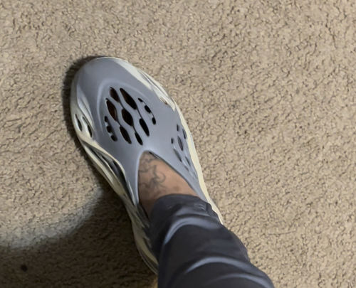 yeezy foam runner mxt moon grey on feet
