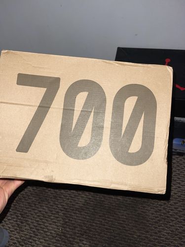 Customer photo review of YEEZY BOOST 700 V3