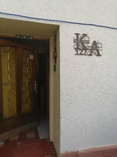Customer photo review of Hausnummern-Monogramm zweizeilig mit Namensinitialien und kompletten Vor-und Nachnamen (personalisierbar)