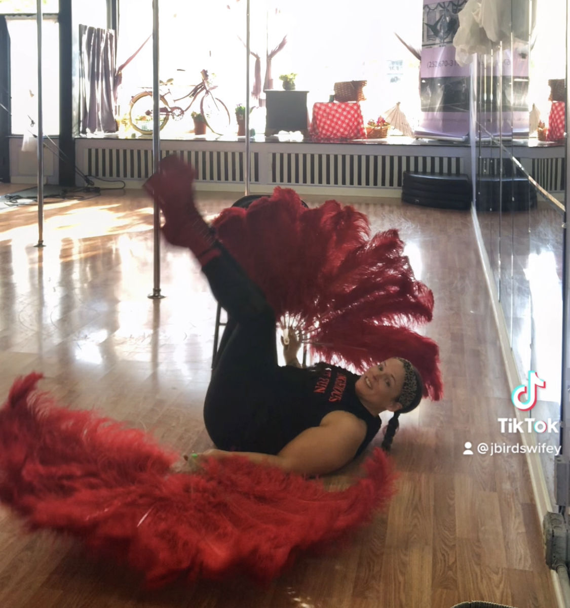 Customer photo review of Fancy Burlesque Fan - Double Layer