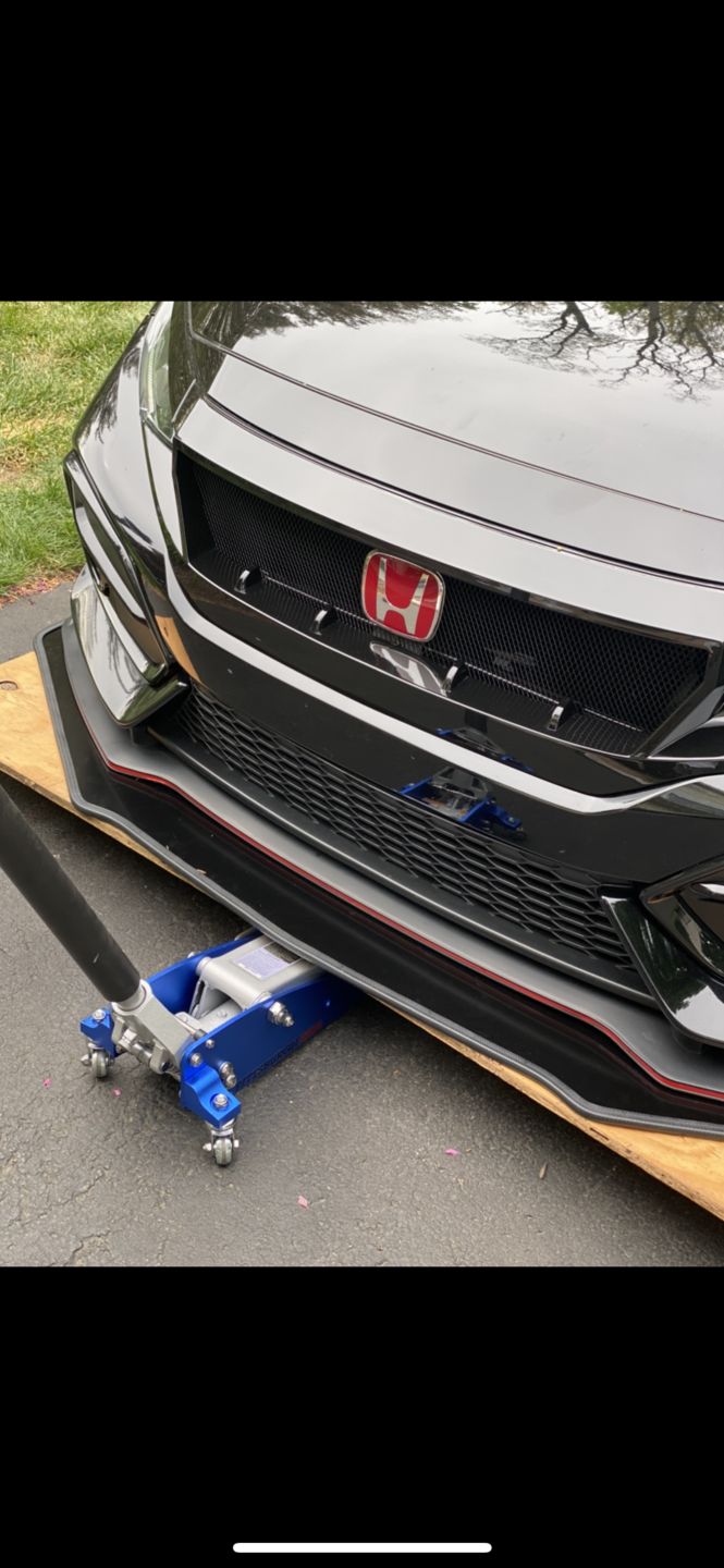 Customer photo review of Sports Grille w/ Steel Mesh - Glossy Black for 16-21 Honda Civic Sedan/Hatchback/FK8