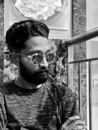 Customer photo review of Voyage Crystal Round Sunglasses - MG3608