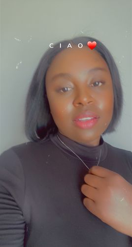 Customer photo review of YOLANDA - Peruvian Middle Part Lace Wig