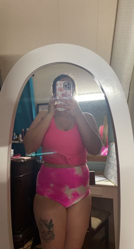 Customer photo review of Traveler Top | Electric Pink