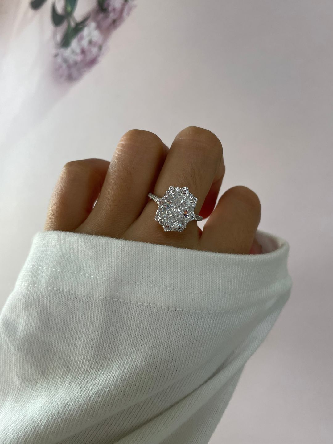 Customer photo review of S925 Gorgeous Halo 3.5Ct  Radiant Cut Simulated Diamond Engagement Ring In Sterling Silver