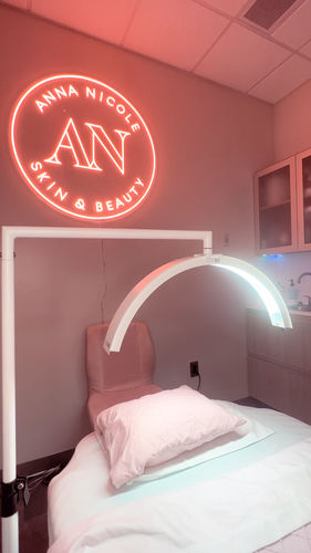 Customer photo review of CosmoGlo Light + Phone Clip