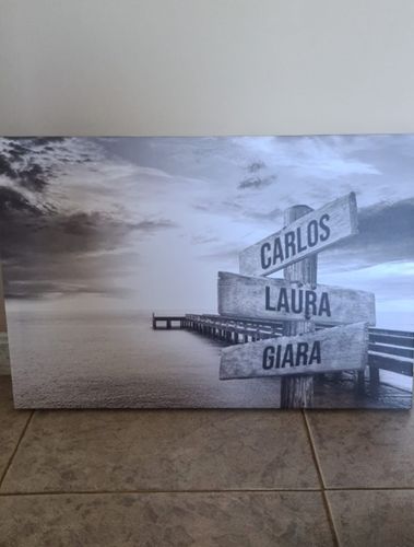 Customer photo review of Lienzo Muelle de Madera con Nombres Personalizados