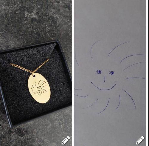 Customer photo review of LOANYA persönliche Kinderzeichnung als Halskette mit ovalem Anhänger