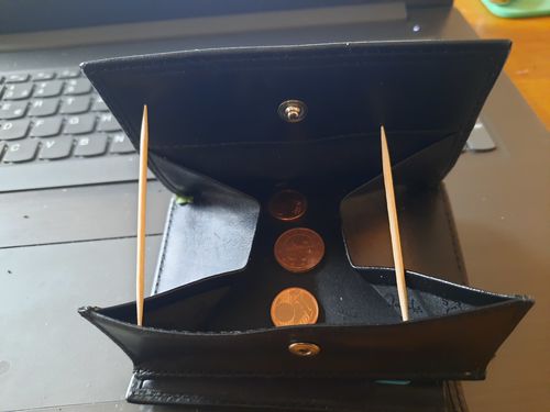 Customer photo review of Folder Boy bi-fold wallet