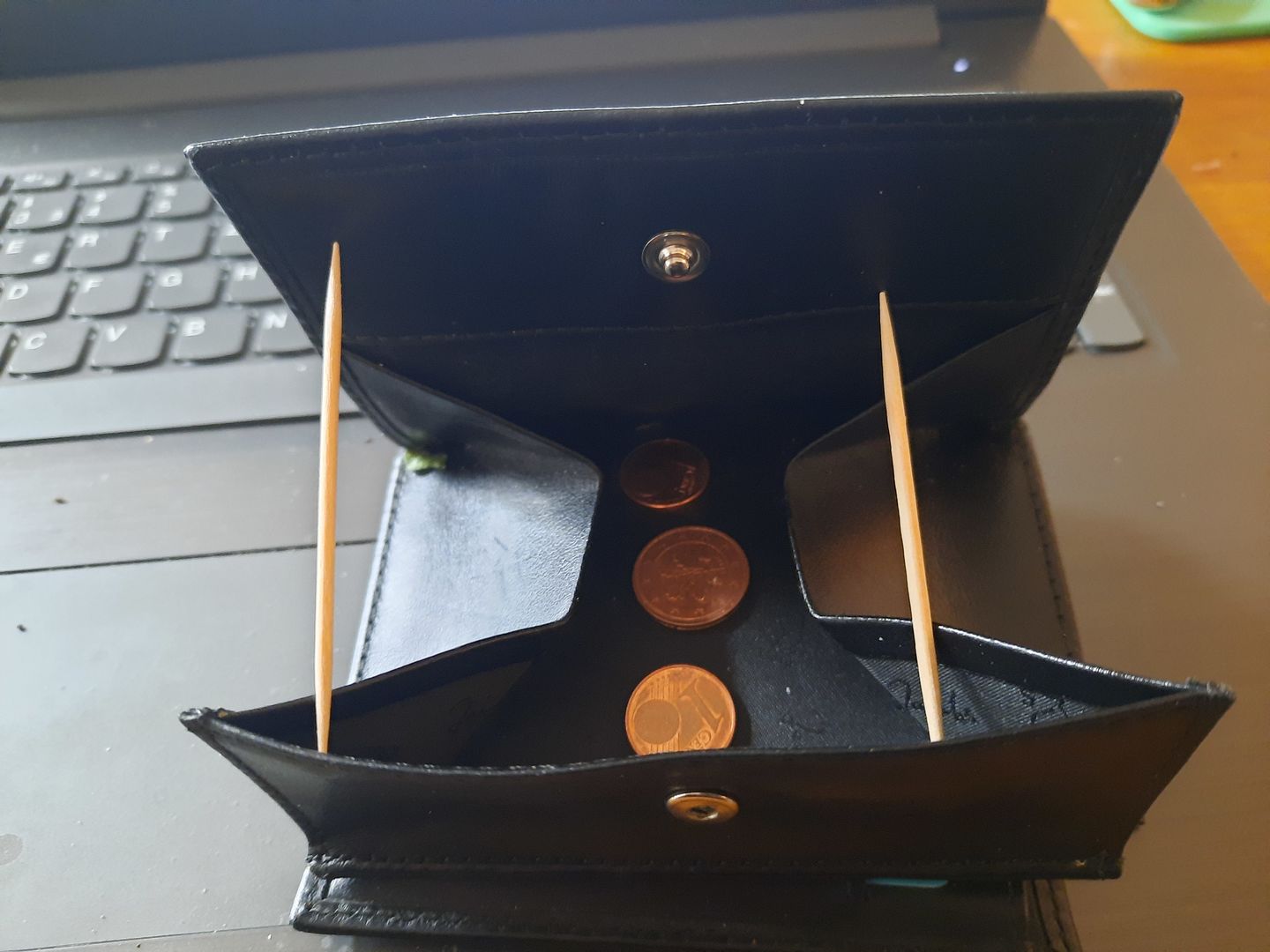 Customer photo review of Folder Boy bi-fold wallet