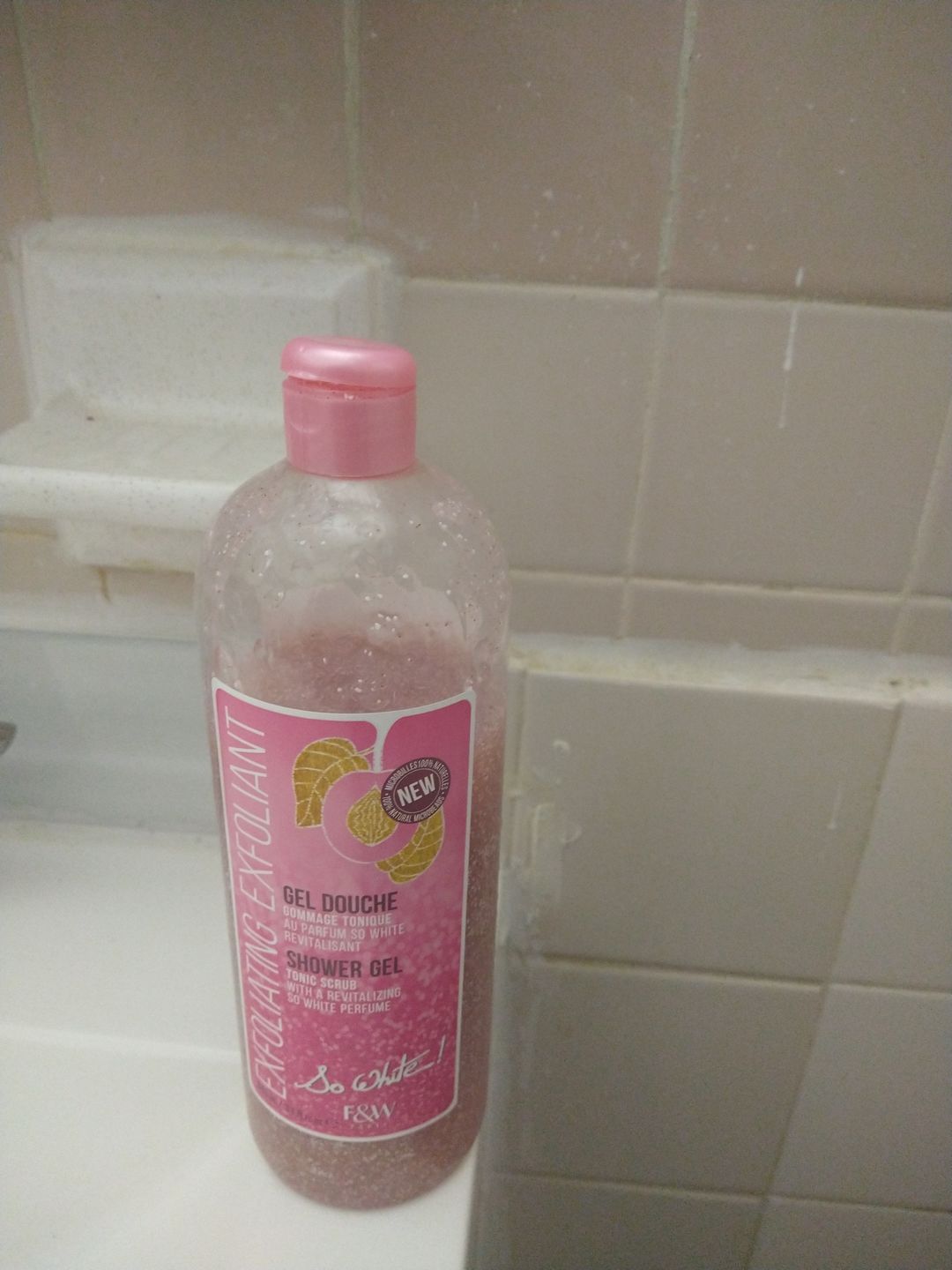 Customer photo review of Fair and White So White! Exfoliating Shower Tonic Scrub 940ml / 31.78 fl oz
