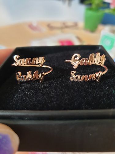 Customer photo review of LOANYA Ring mit zwei personalisierten Namen