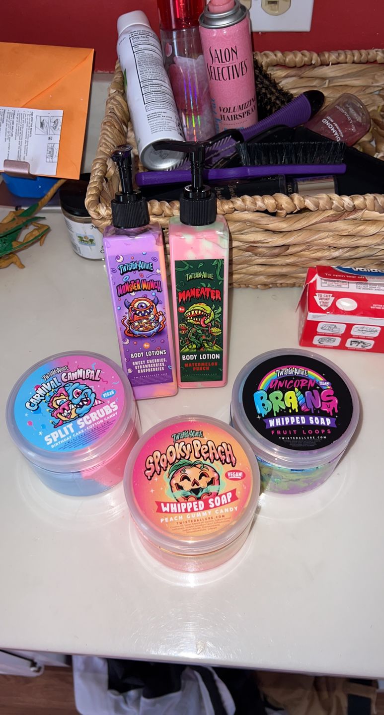 Customer photo review of Carnival Cannibal Split Scrub