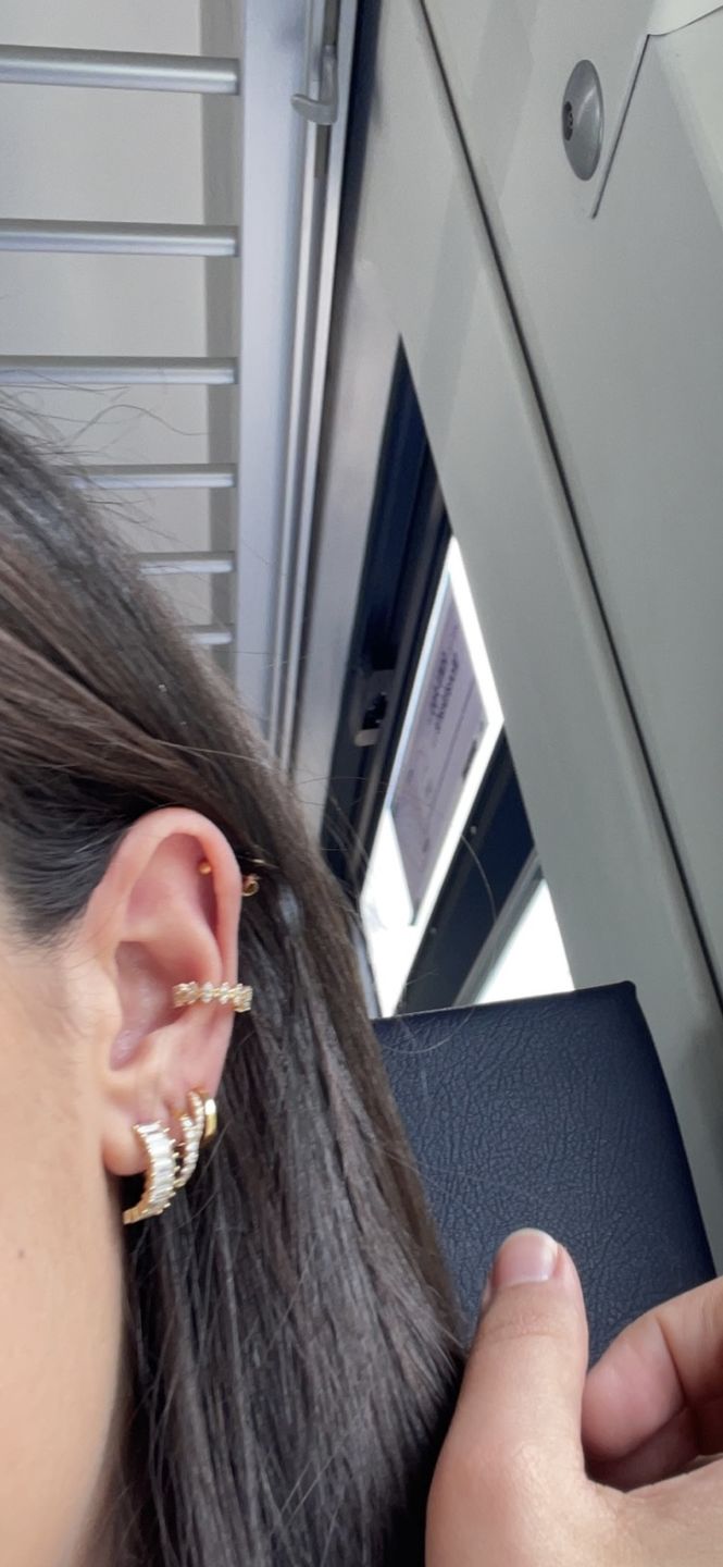 Customer photo review of Brili Ear Cuff | 18K vergoldet