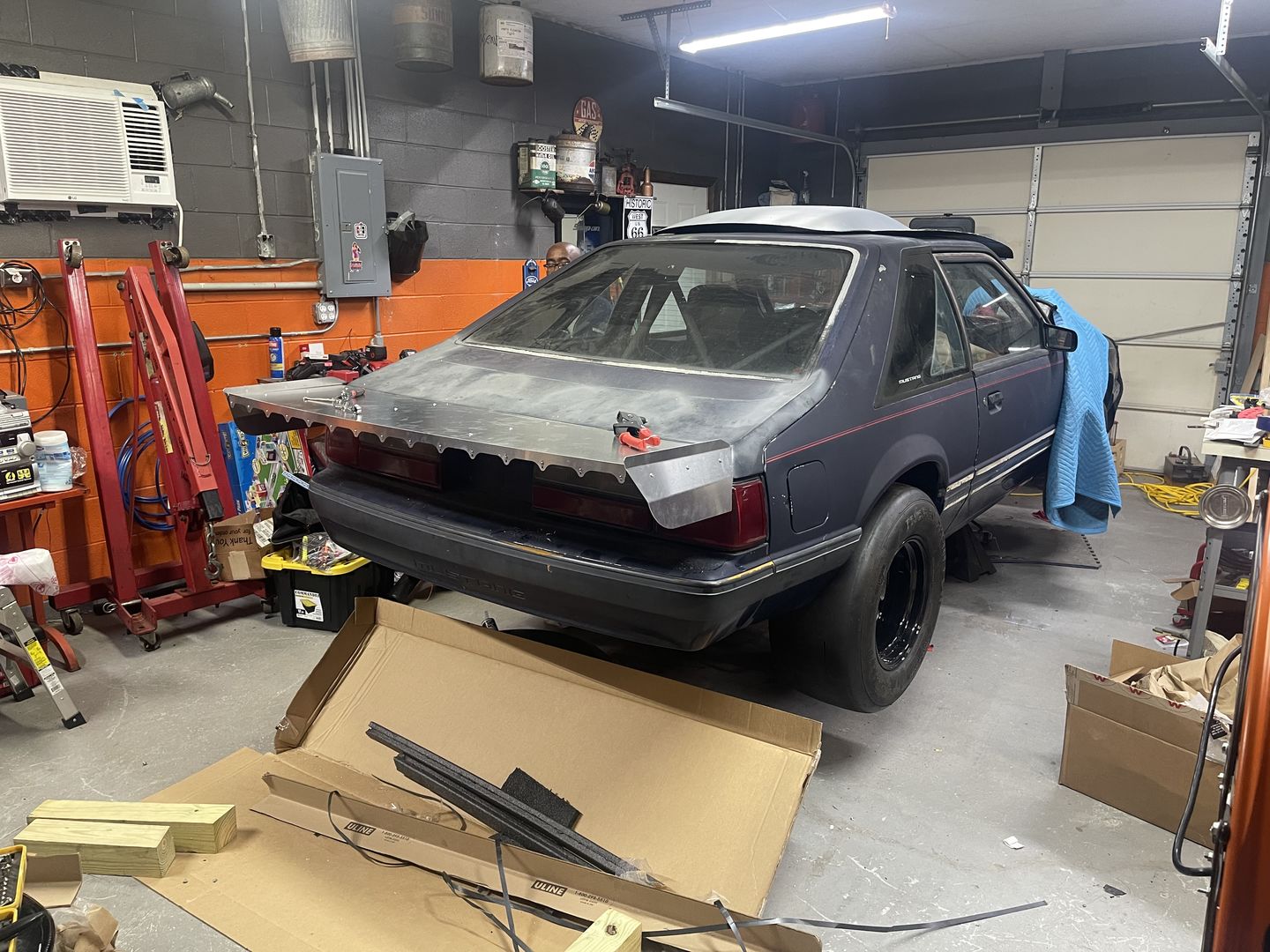 Customer photo review of Motion Raceworks Foxbody Mustang Hatchback 15" Strutless Drag Wing 31-140