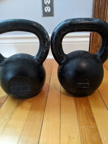 Customer photo review of 16kg / 35lbs E-coated Cast Iron Kettlebell