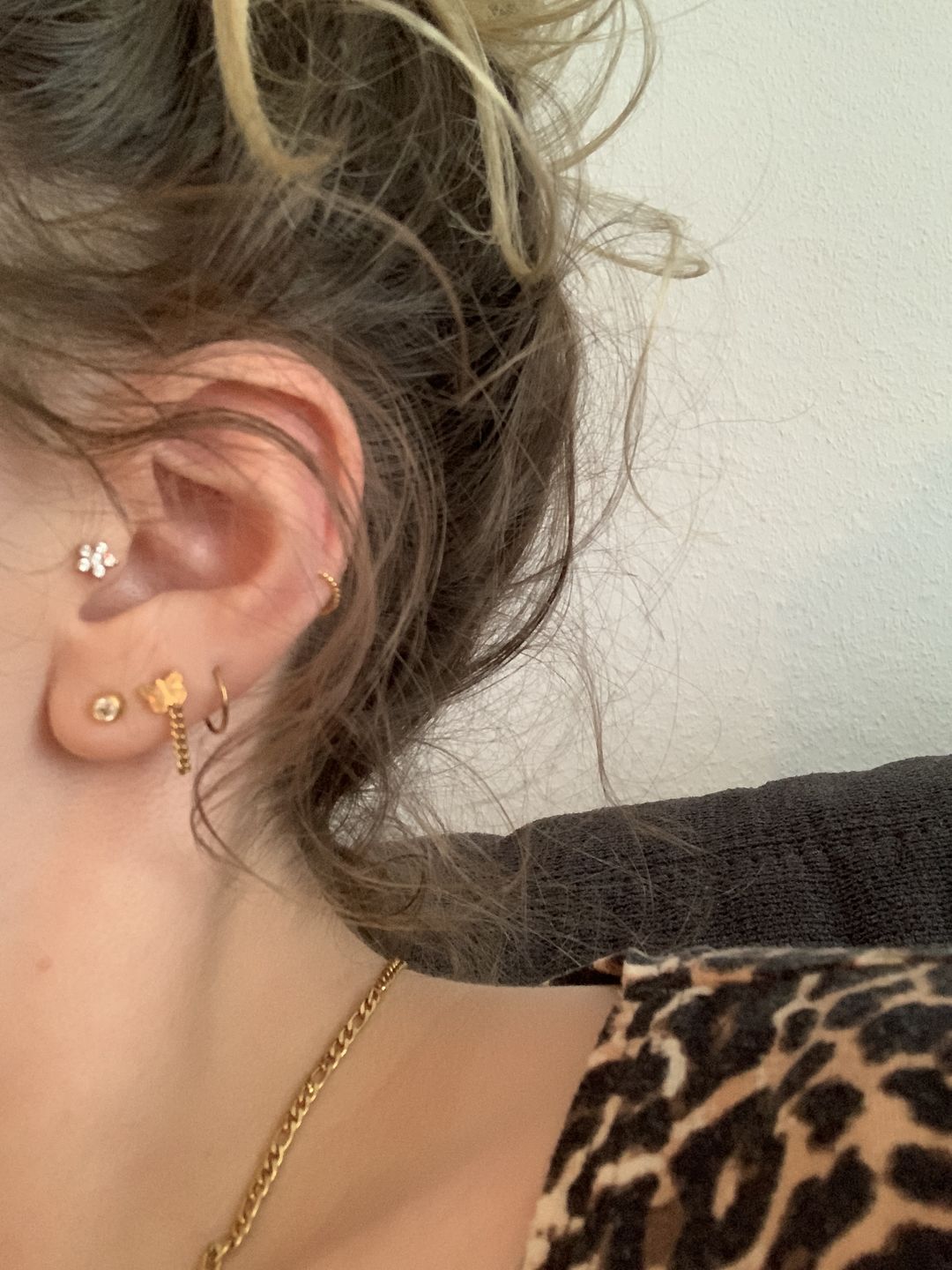 Customer photo review of Emmelina Ohrstecker | 18K vergoldet