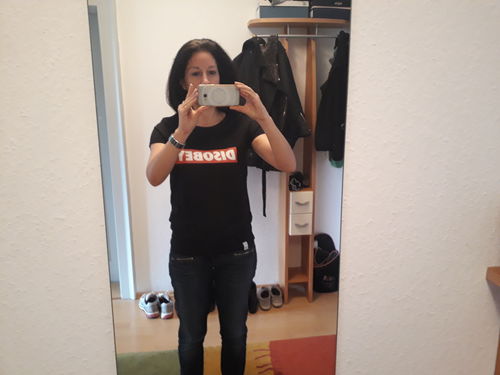 Customer photo review of DEZENTE REBELLEN ORGANIC SHIRT MÄDELS • DISOBEY