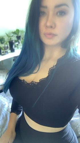 Customer photo review of Hollywood Crop Top in Black - Vixen by Micheline Pitt