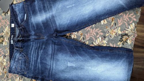 Customer photo review of Stretchable Slim Fit Jeans (Mid Blue)