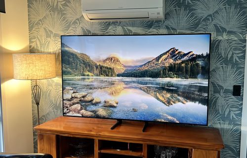 Customer photo review of Bambara Grass Wallpaper - Leaf Motif and Plains