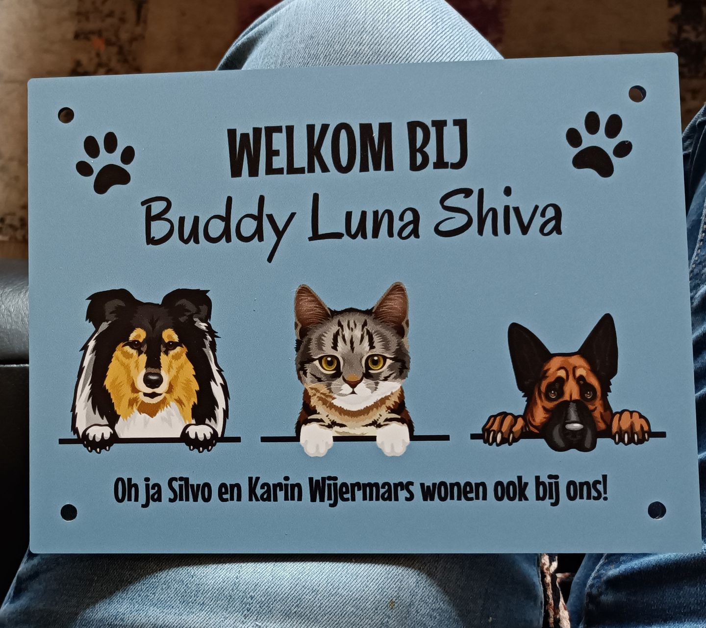 Customer photo review of Spionerende huisdieren- Gepersonaliseerde deurbord