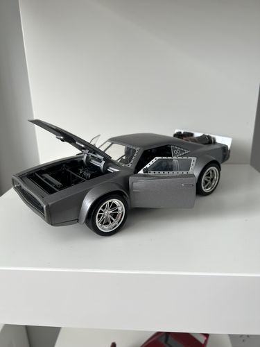 Customer photo review of Fast & Furious Dom's Ice Charger Hollywood Rides - 1:24 Diecast Model Car