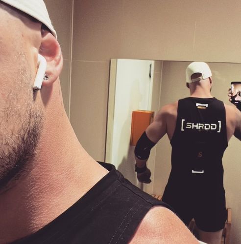 Customer photo review of Transcendence  - Performance Muscle Tanktop - Black/Gold