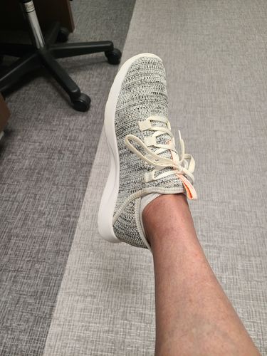 Customer photo review of Aleader Women's Energy Cloud X Sneakers