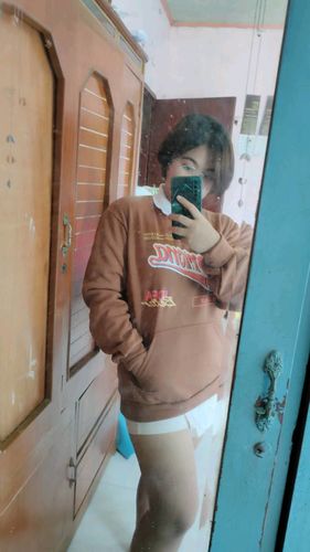 Customer photo review of POMONA OVERSIZED SWEATSHIRT